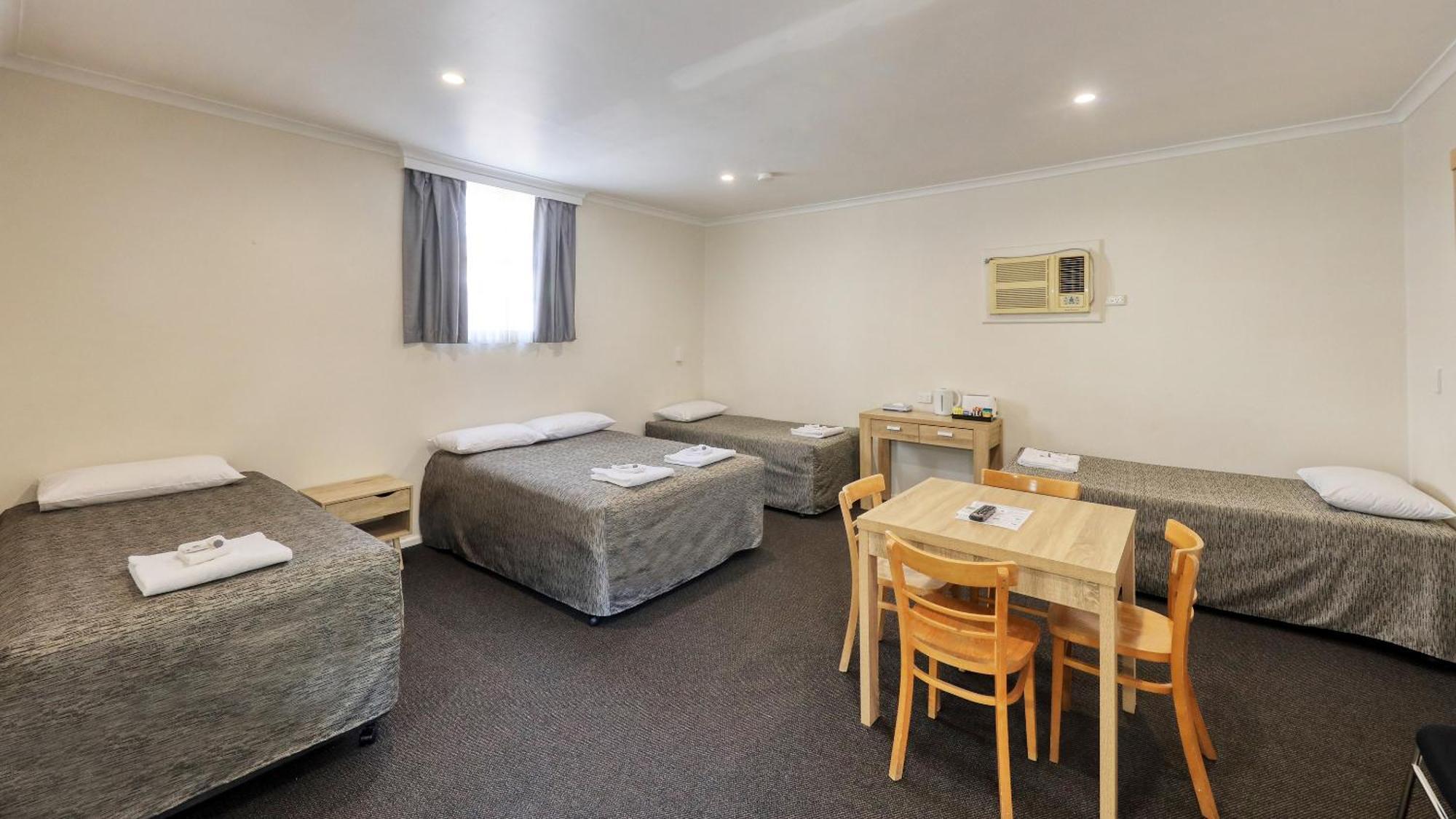 Coachman Hotel Motel Parkes Esterno foto
